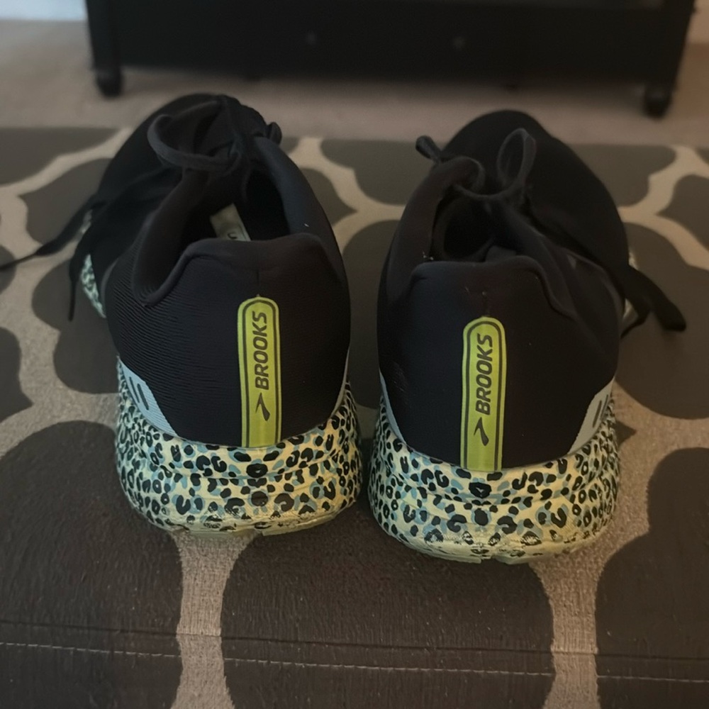 Brooks black and green cheetah print size 11 loved